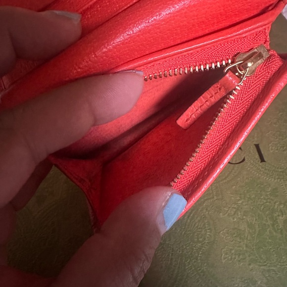 Gucci Red and Blue Wallets - Picture 7 of 8